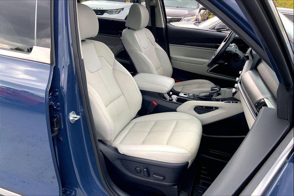 used 2023 Kia Telluride car, priced at $36,185