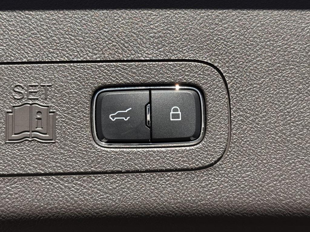 used 2023 Lincoln Aviator car, priced at $45,991