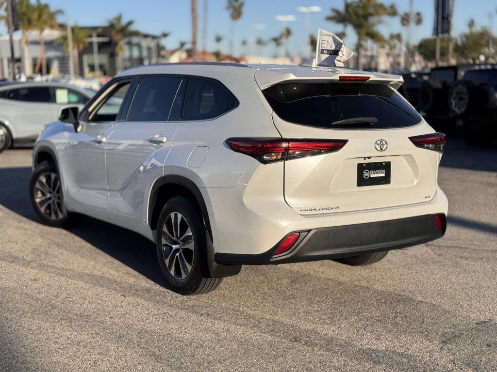 used 2022 Toyota Highlander car, priced at $31,251