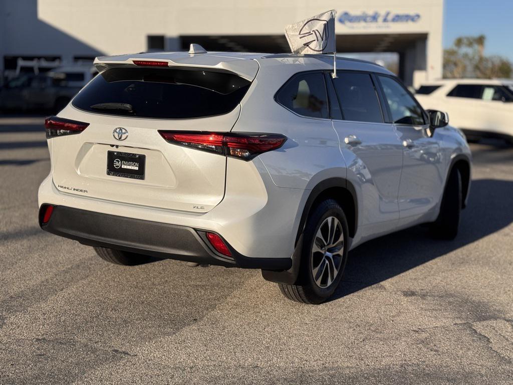 used 2022 Toyota Highlander car, priced at $31,251