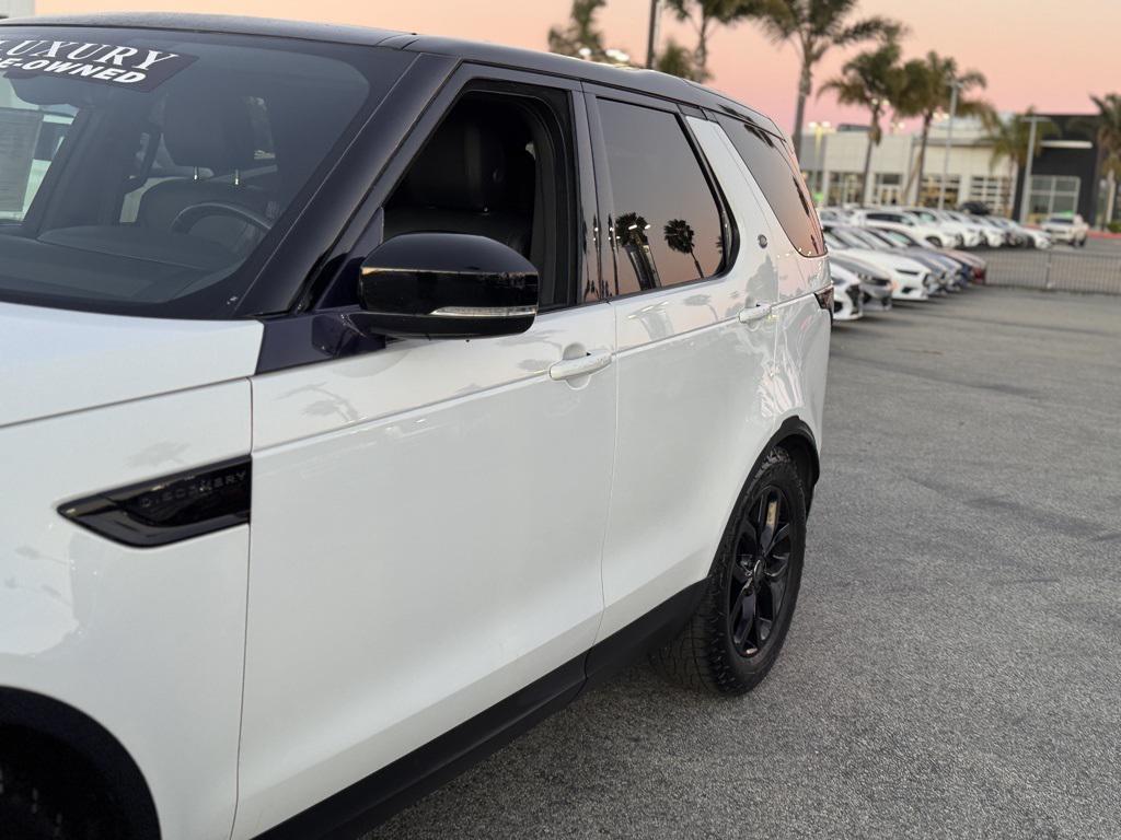used 2018 Land Rover Discovery car, priced at $15,751