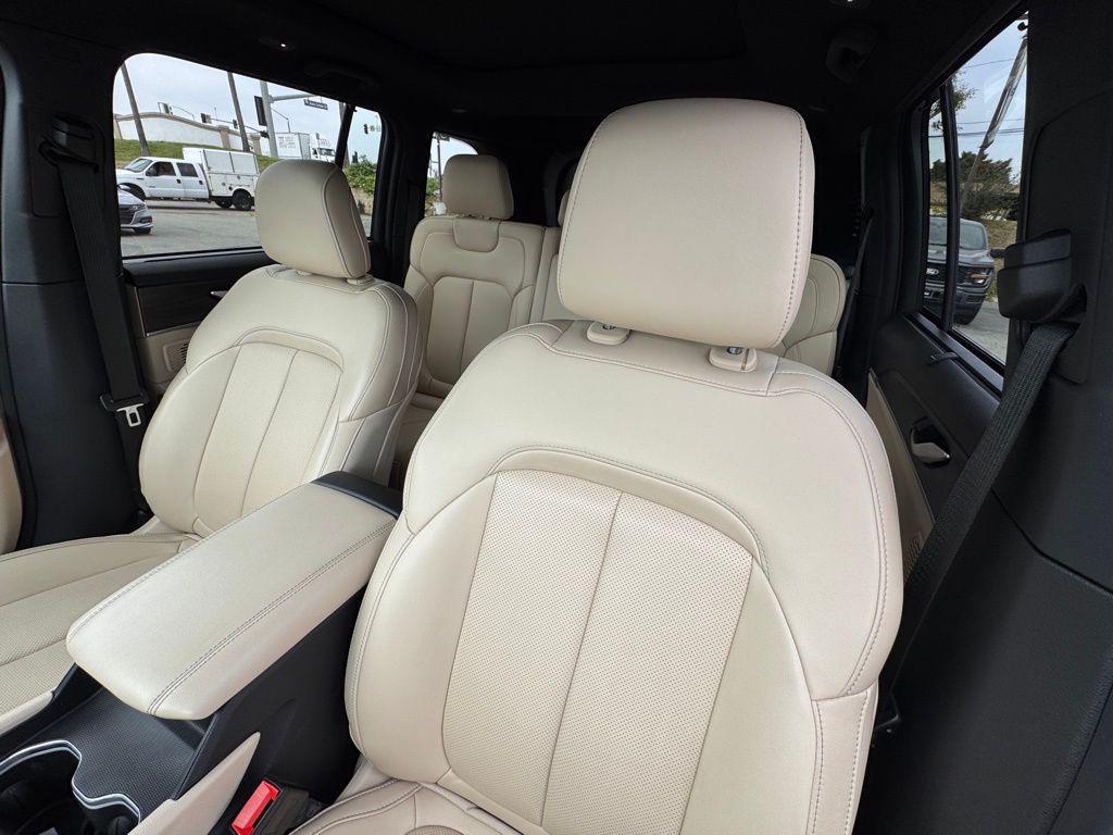 used 2023 Jeep Grand Cherokee car, priced at $32,774