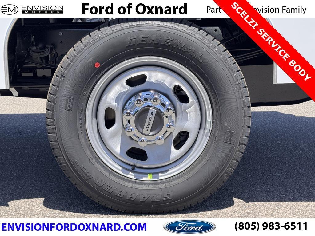 new 2025 Ford F-350 car, priced at $72,320