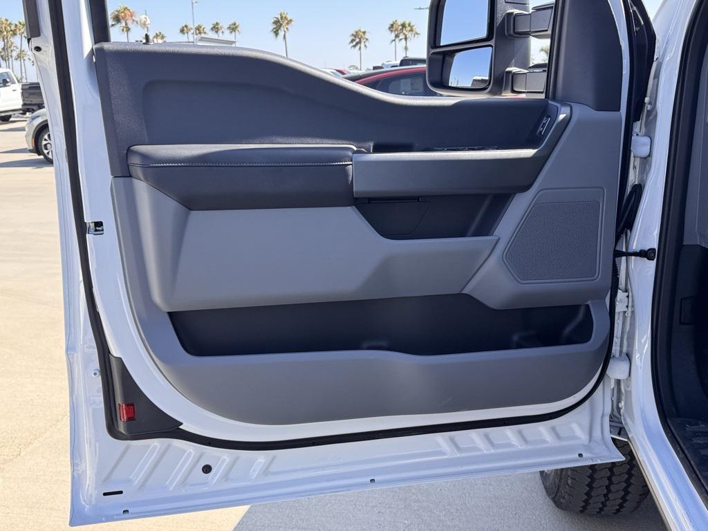 new 2025 Ford F-350 car, priced at $61,340