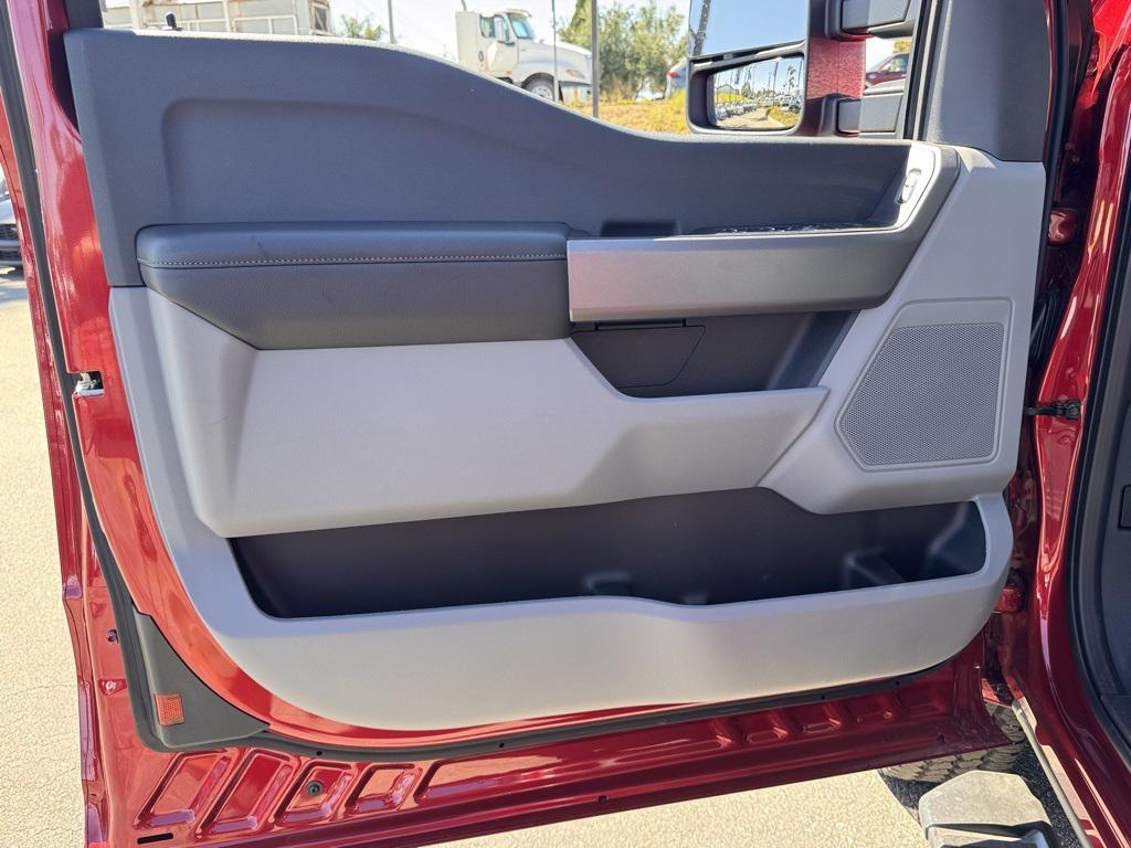 new 2025 Ford F-350 car, priced at $61,610