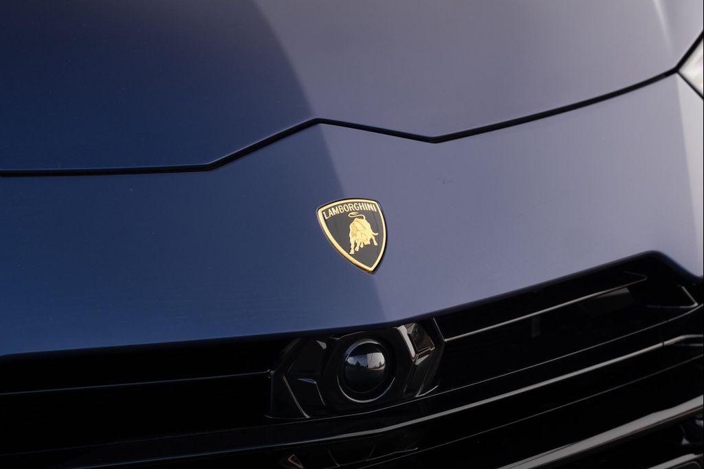 used 2024 Lamborghini Urus car, priced at $259,000