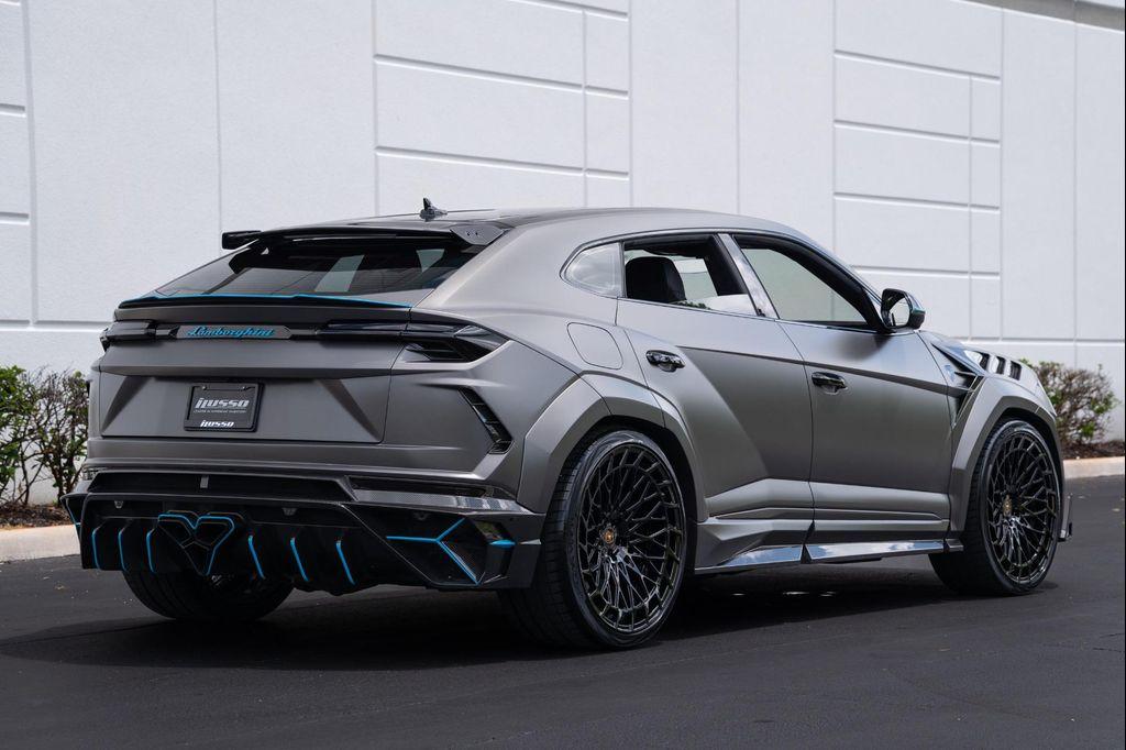 used 2023 Lamborghini Urus car