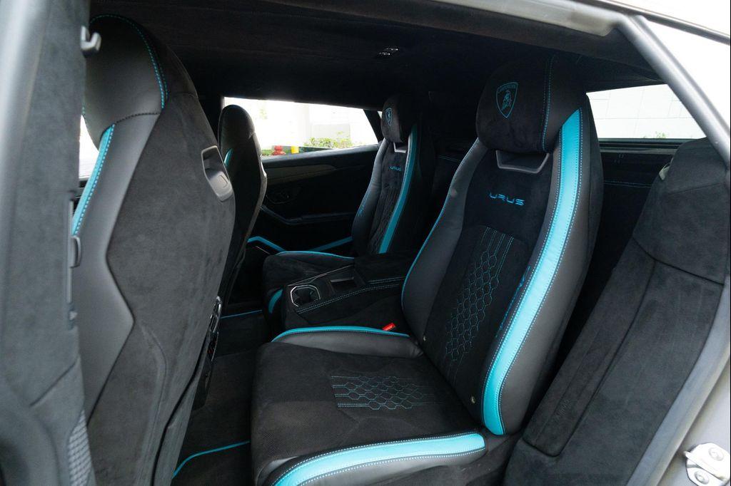 used 2023 Lamborghini Urus car