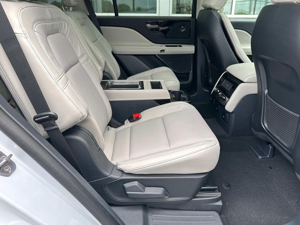 new 2025 Lincoln Aviator car, priced at $68,174