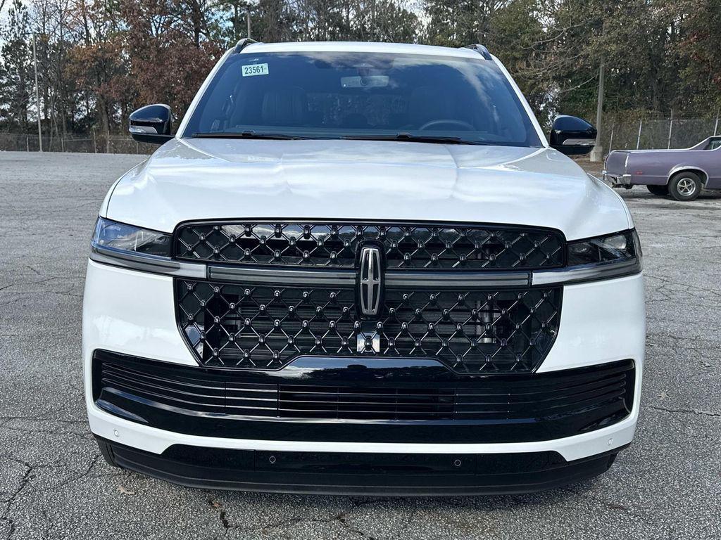 new 2025 Lincoln Navigator car, priced at $102,075