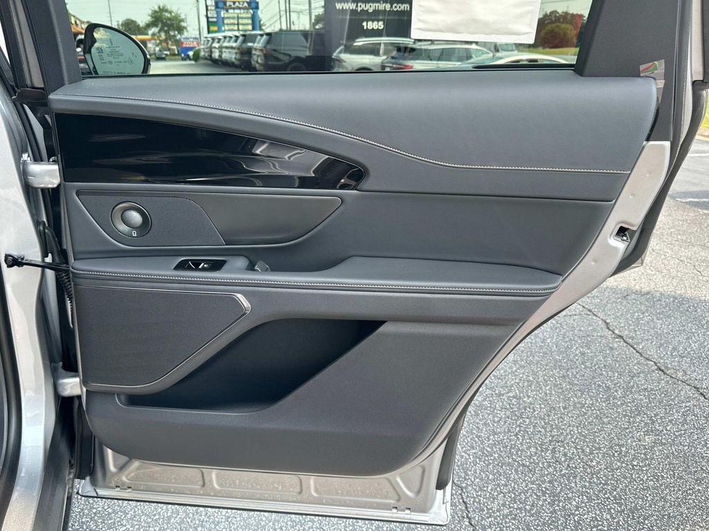 new 2025 Lincoln Nautilus car, priced at $58,520