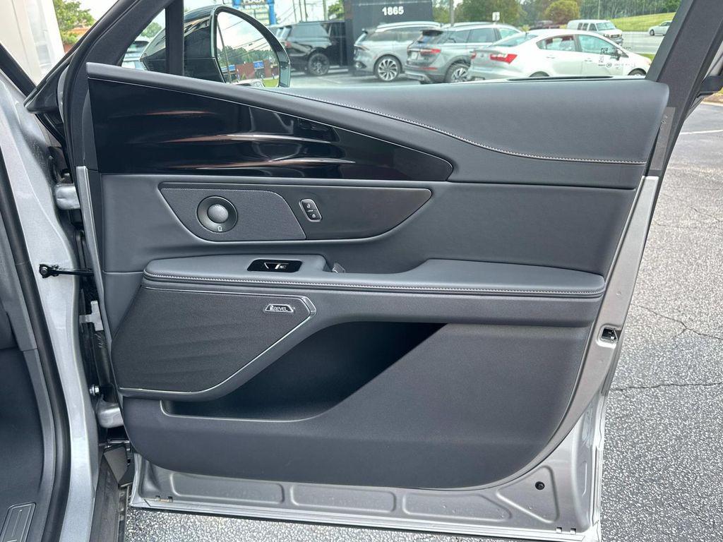 new 2025 Lincoln Nautilus car, priced at $58,520