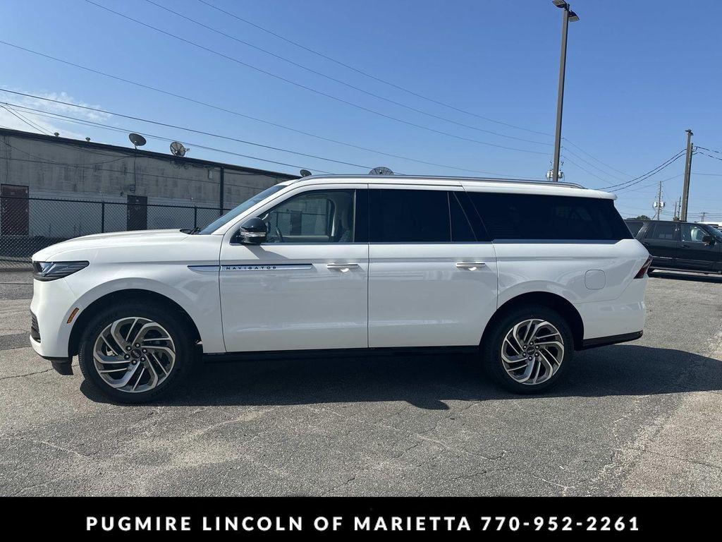 new 2026 Lincoln Navigator car, priced at $100,323