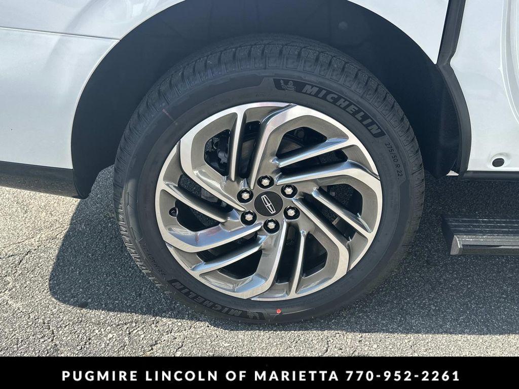 new 2026 Lincoln Navigator car, priced at $100,323