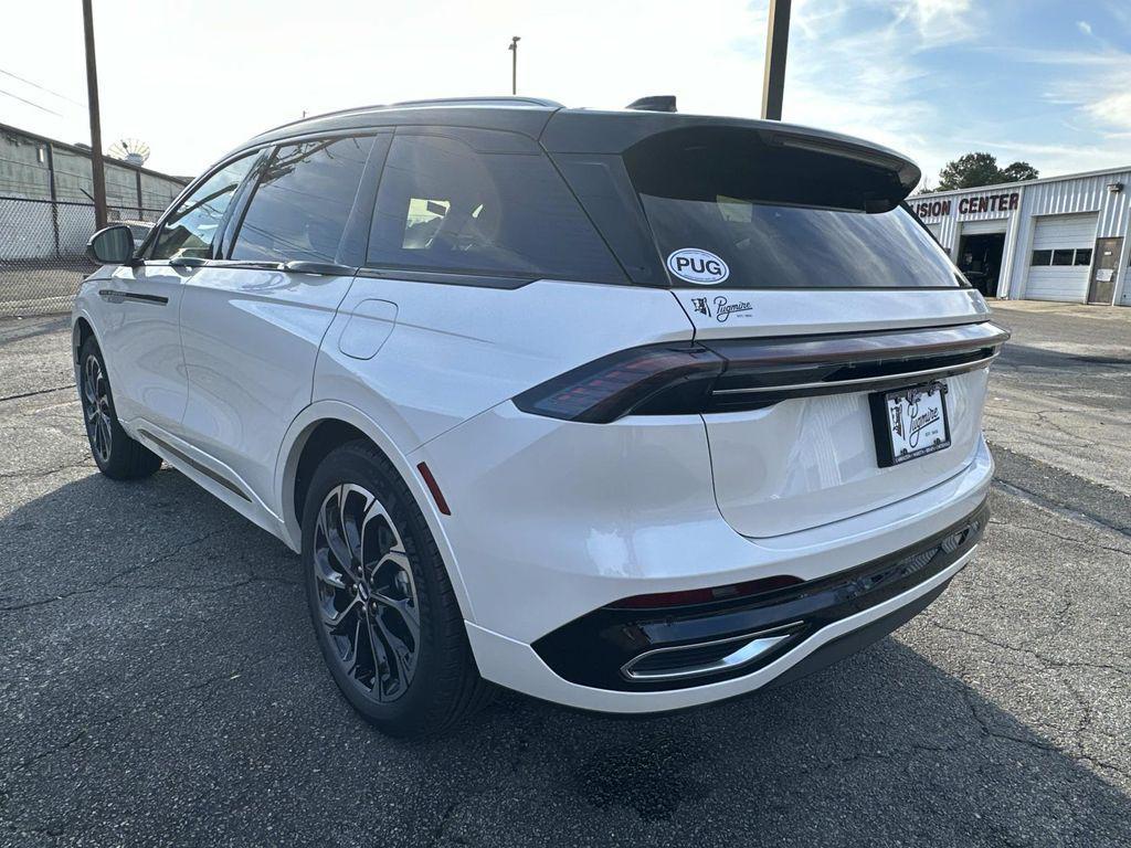 new 2026 Lincoln Nautilus car, priced at $63,701