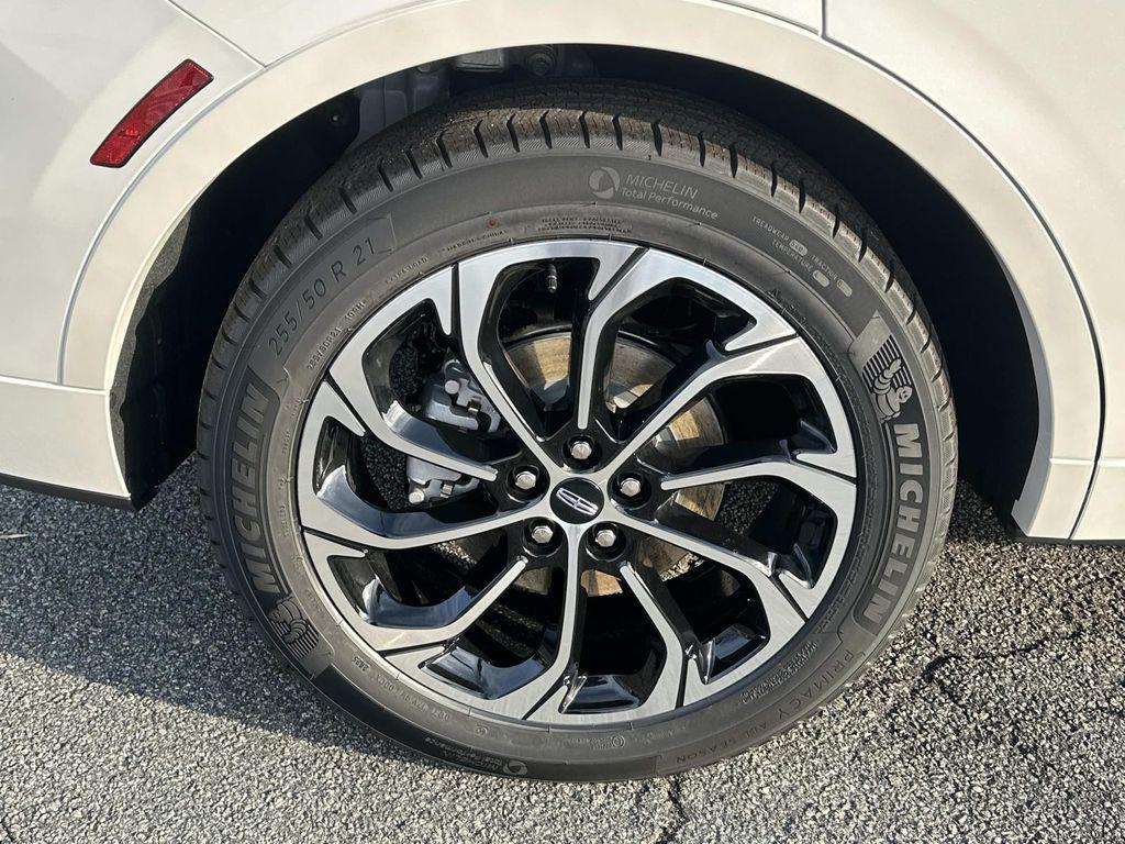 new 2026 Lincoln Nautilus car, priced at $63,701