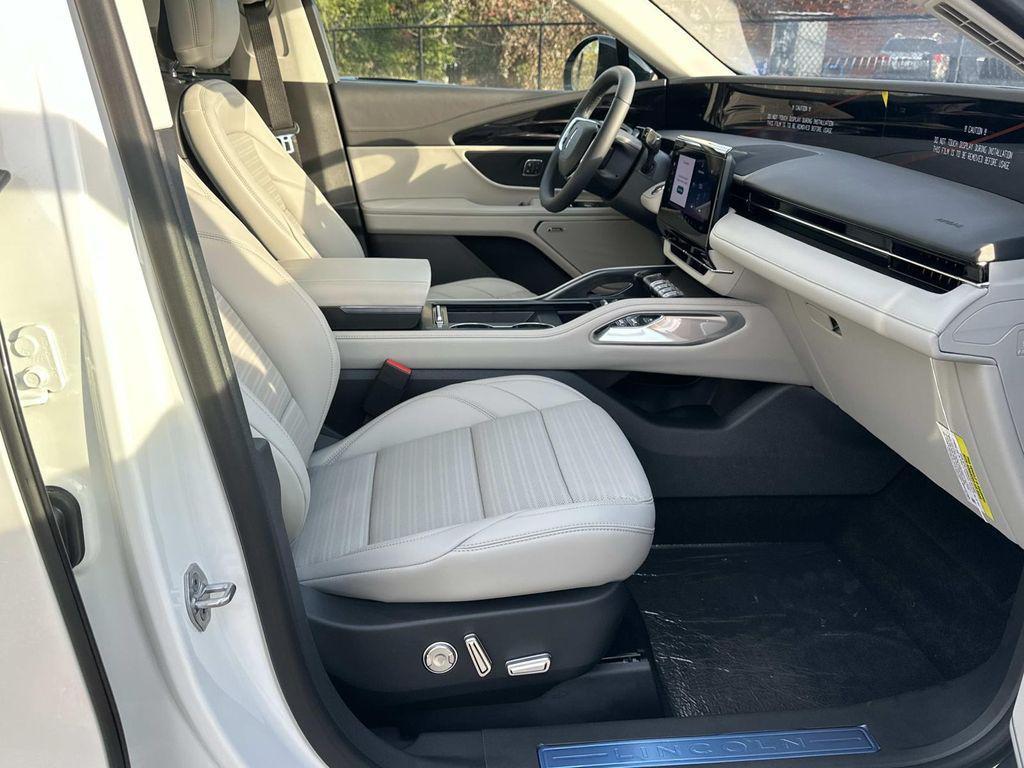 new 2026 Lincoln Nautilus car, priced at $63,701