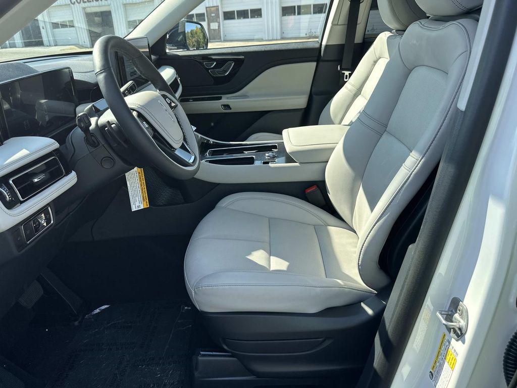 new 2025 Lincoln Aviator car, priced at $57,922