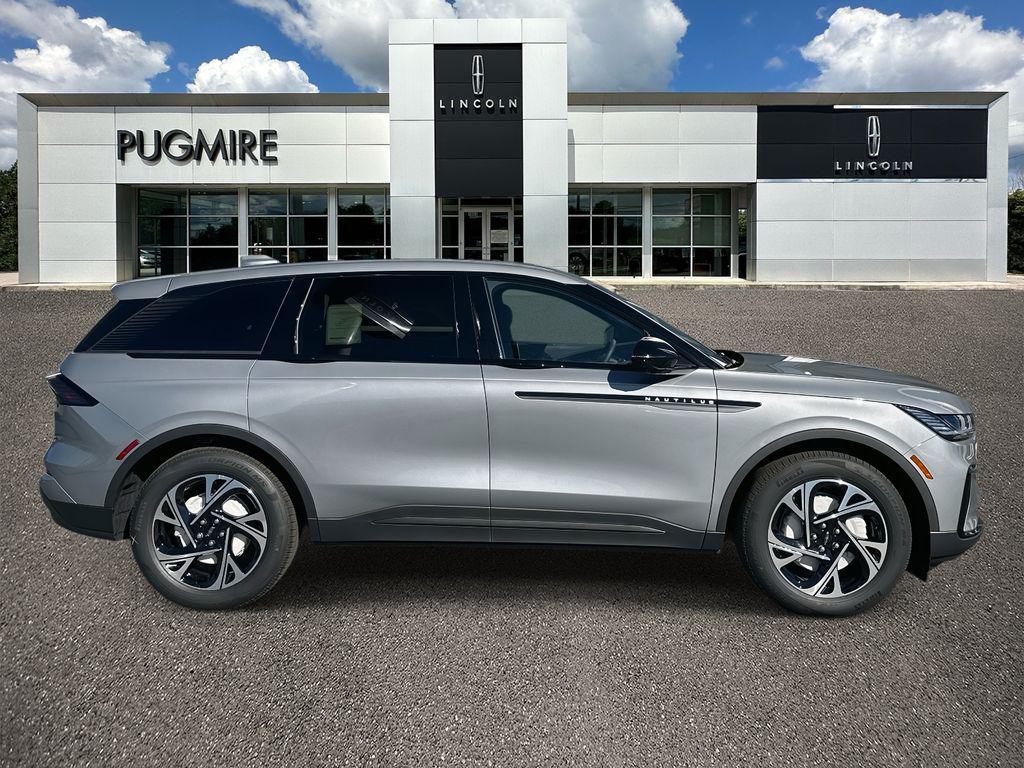 new 2025 Lincoln Nautilus car, priced at $59,619