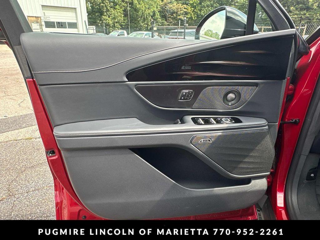 new 2025 Lincoln Nautilus car, priced at $54,813
