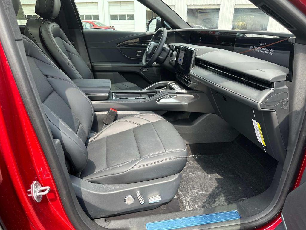 new 2025 Lincoln Nautilus car, priced at $59,258