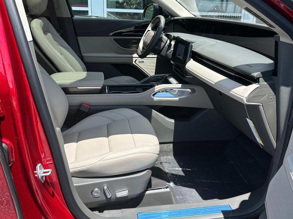 new 2025 Lincoln Nautilus car, priced at $59,726