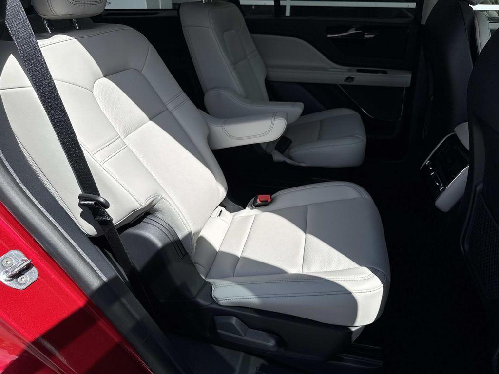 new 2025 Lincoln Aviator car, priced at $62,822