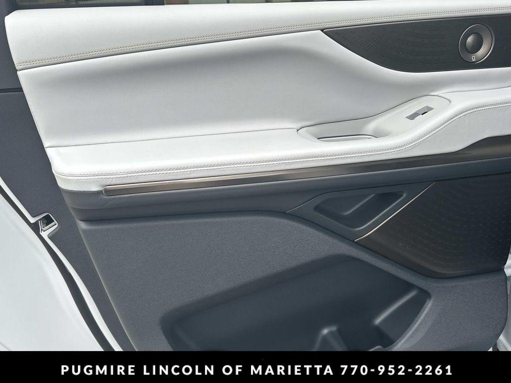 new 2026 Lincoln Navigator car, priced at $115,995