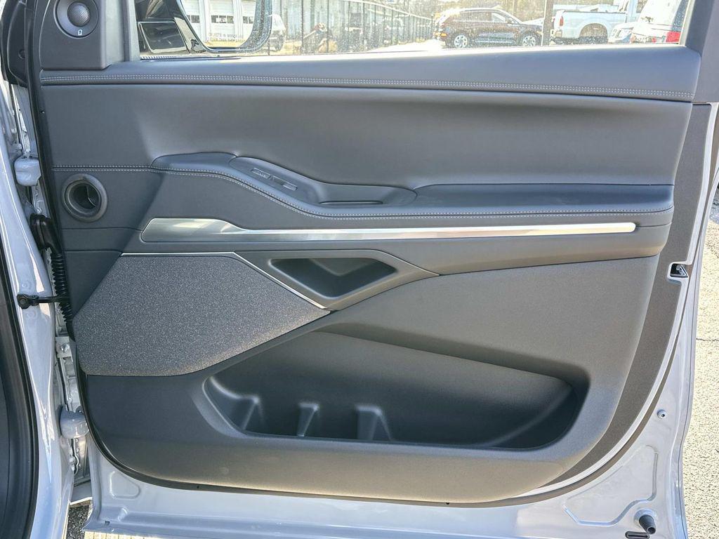 new 2025 Lincoln Navigator car, priced at $102,802