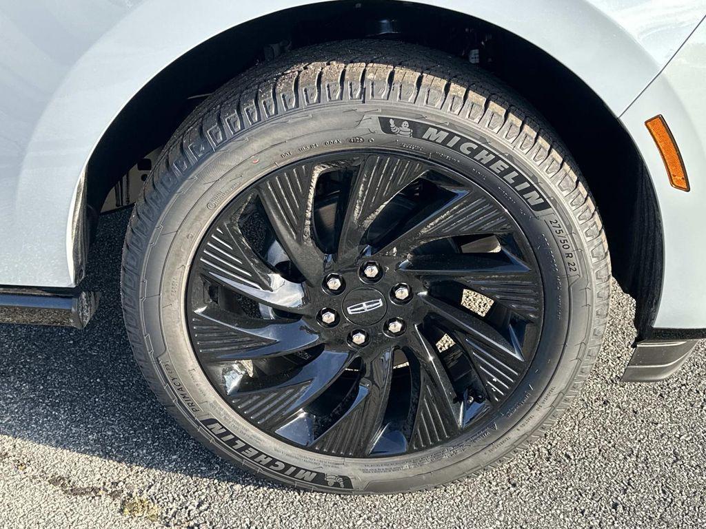 new 2025 Lincoln Navigator car, priced at $102,802