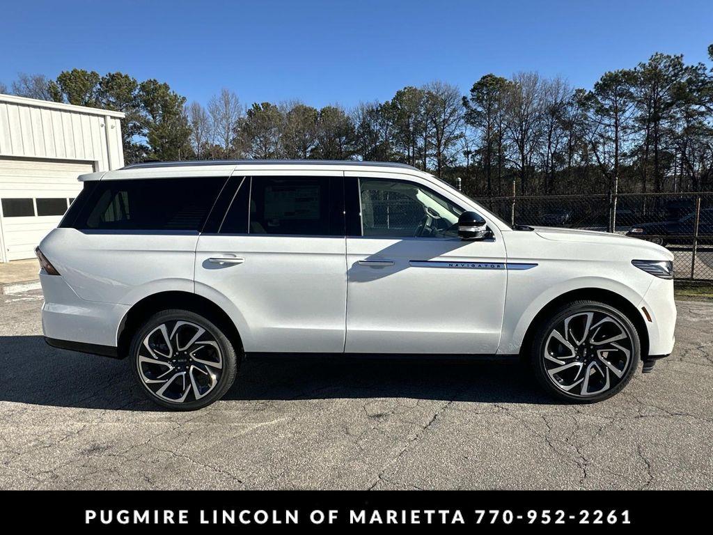new 2026 Lincoln Navigator car, priced at $97,733