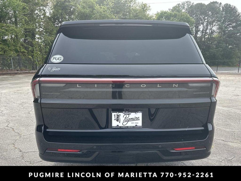 new 2026 Lincoln Navigator car, priced at $99,675