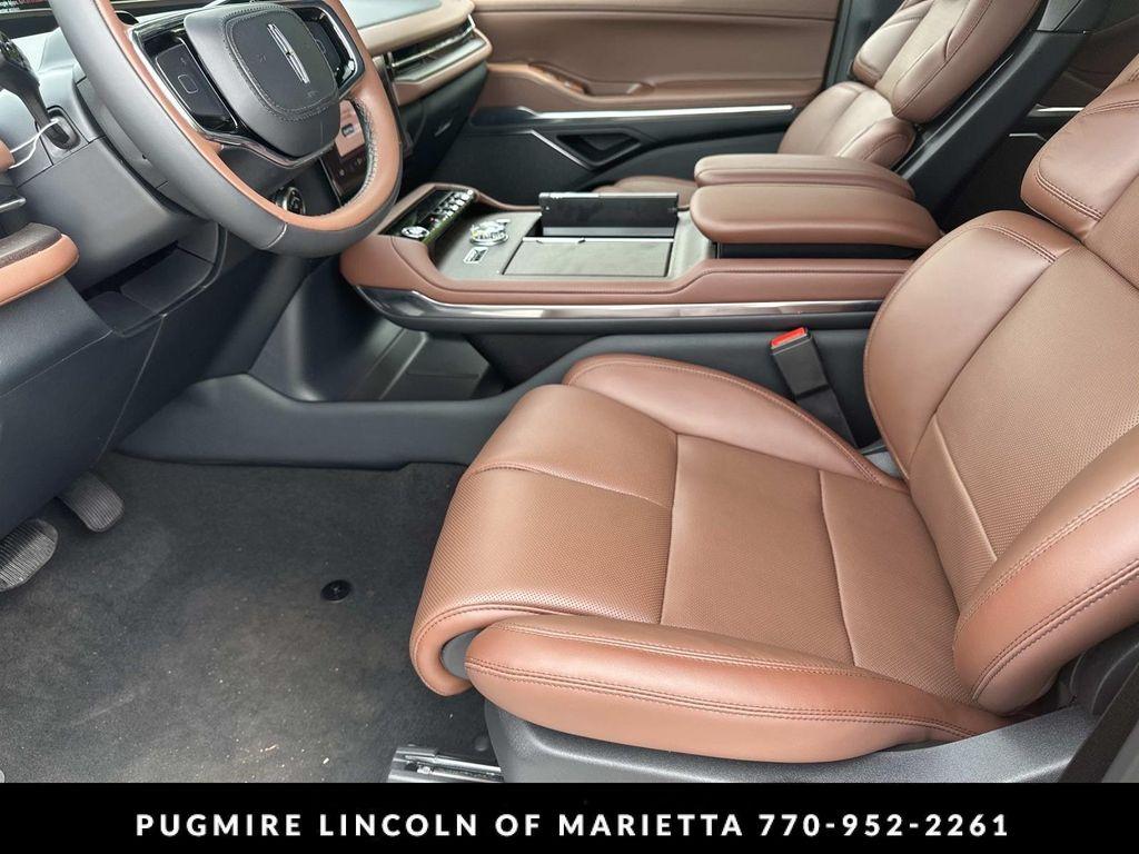 new 2026 Lincoln Navigator car, priced at $99,675