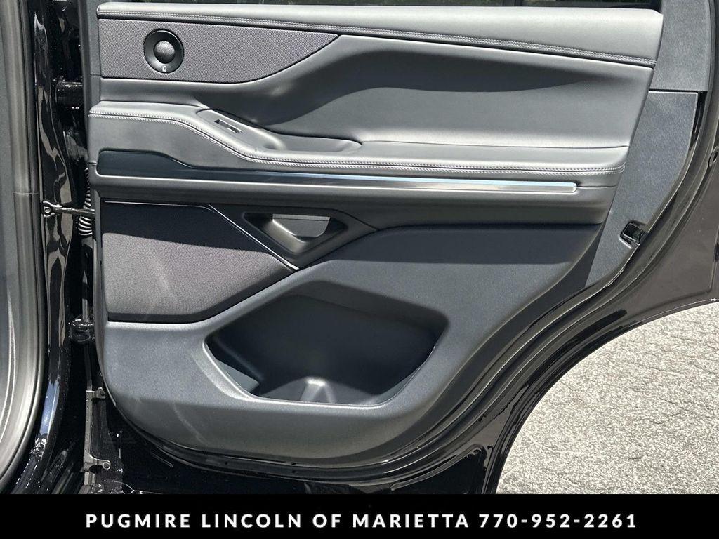 new 2026 Lincoln Navigator car, priced at $88,641