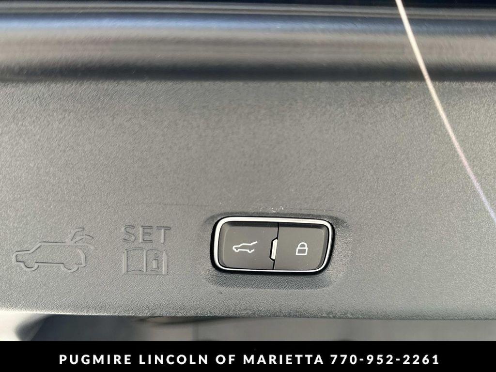 new 2026 Lincoln Navigator car, priced at $88,641