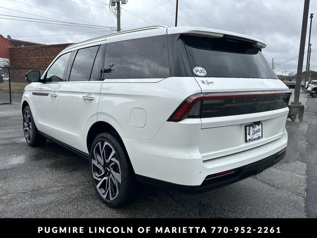 new 2026 Lincoln Navigator car, priced at $100,233