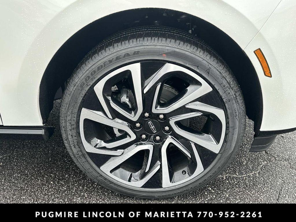 new 2026 Lincoln Navigator car, priced at $100,233