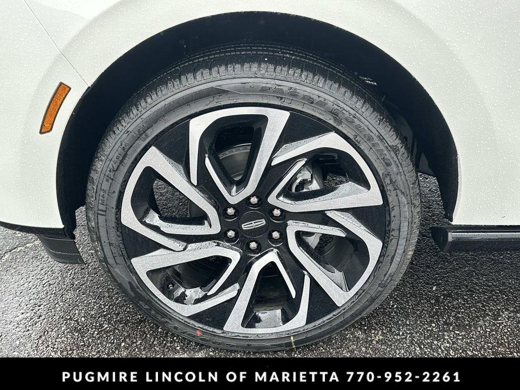 new 2026 Lincoln Navigator car, priced at $100,233