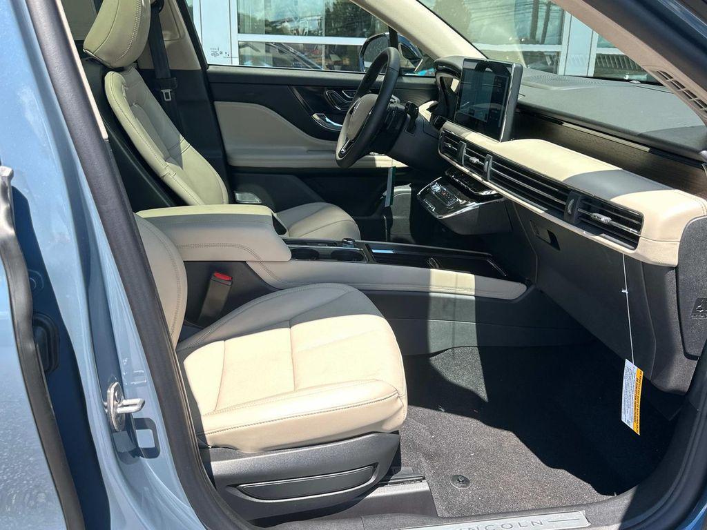 new 2025 Lincoln Corsair car, priced at $54,367