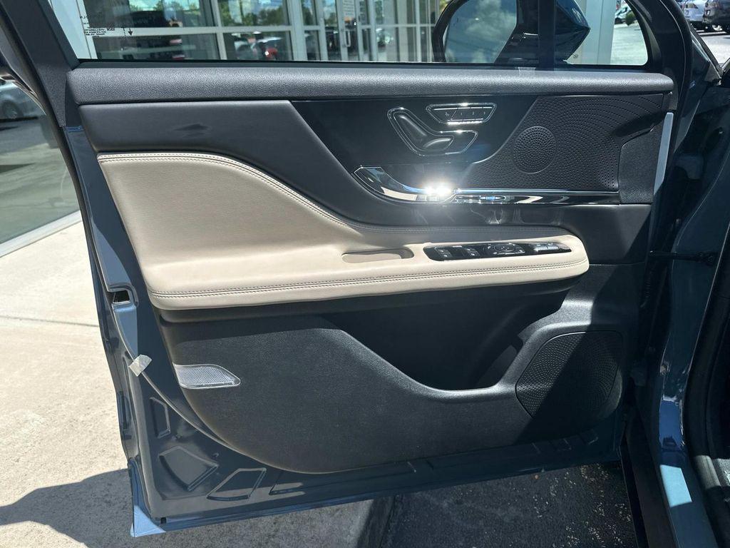 new 2025 Lincoln Corsair car, priced at $54,367