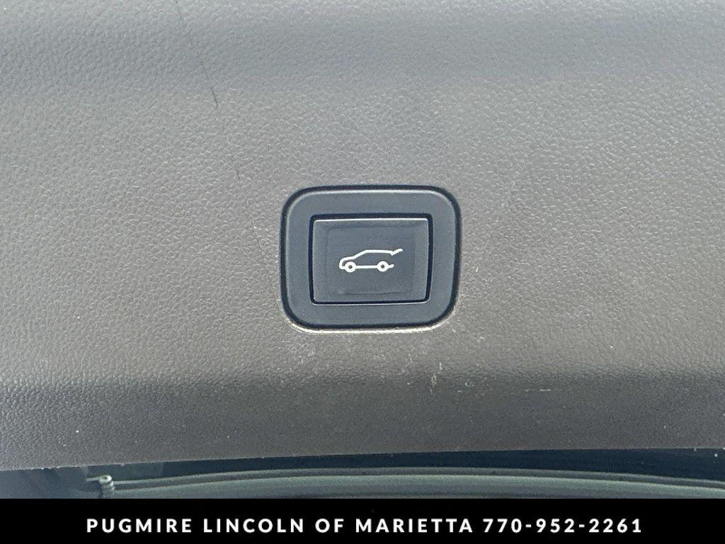 used 2022 Cadillac Escalade ESV car, priced at $63,895