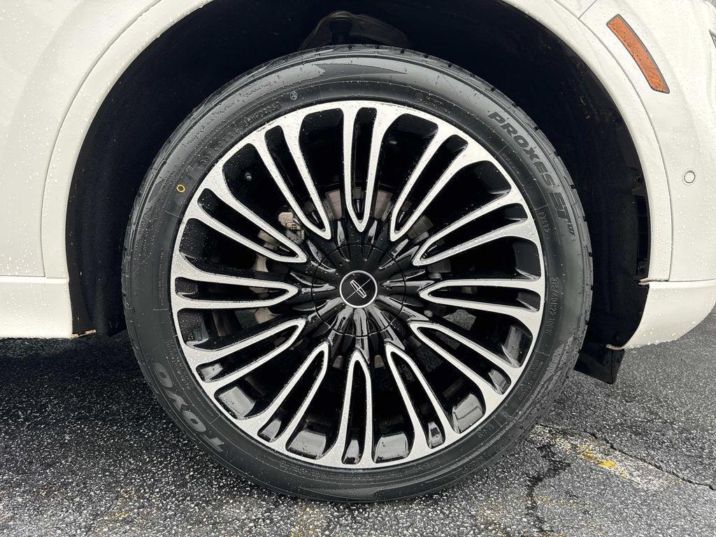 used 2022 Lincoln Aviator car, priced at $40,991