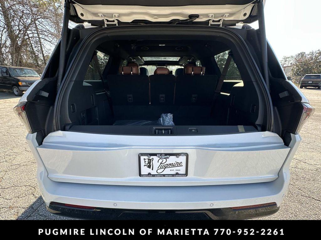 new 2026 Lincoln Navigator car, priced at $108,700