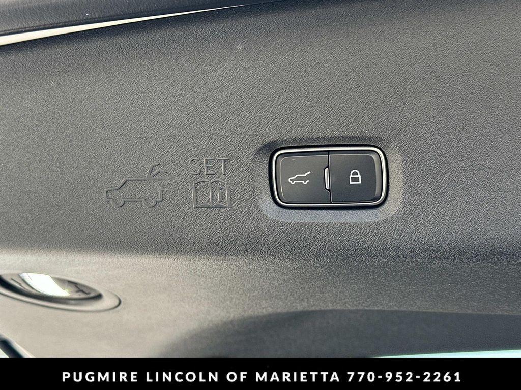 new 2026 Lincoln Navigator car, priced at $108,700