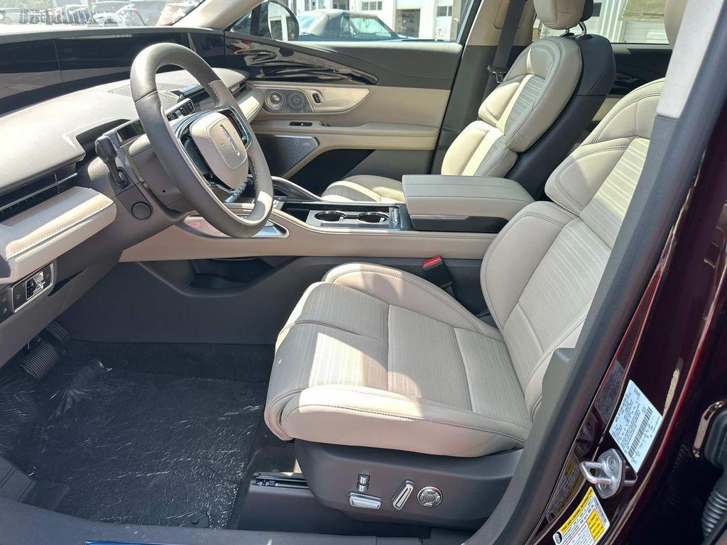 new 2025 Lincoln Nautilus car, priced at $69,139