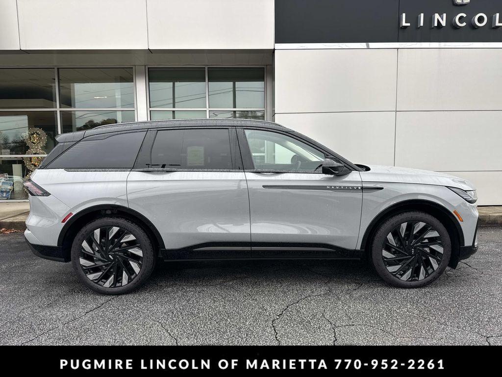 new 2026 Lincoln Nautilus car, priced at $61,176