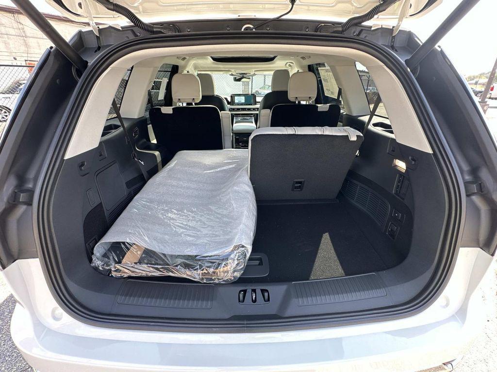 new 2025 Lincoln Aviator car, priced at $60,422