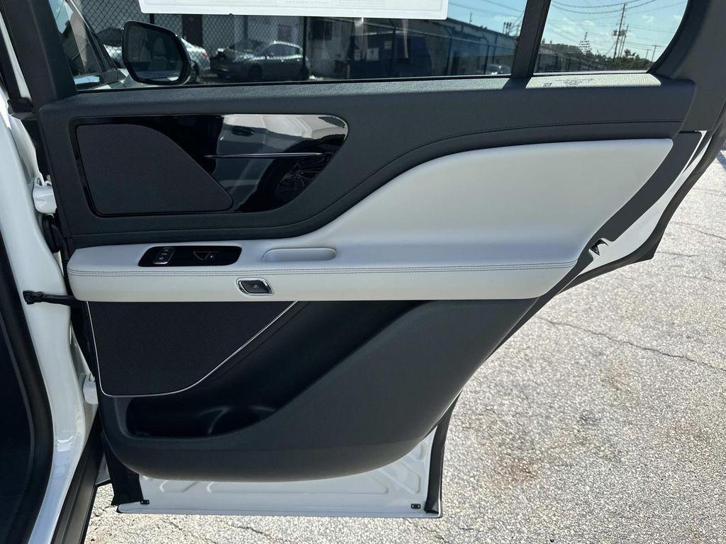 new 2025 Lincoln Aviator car, priced at $60,422