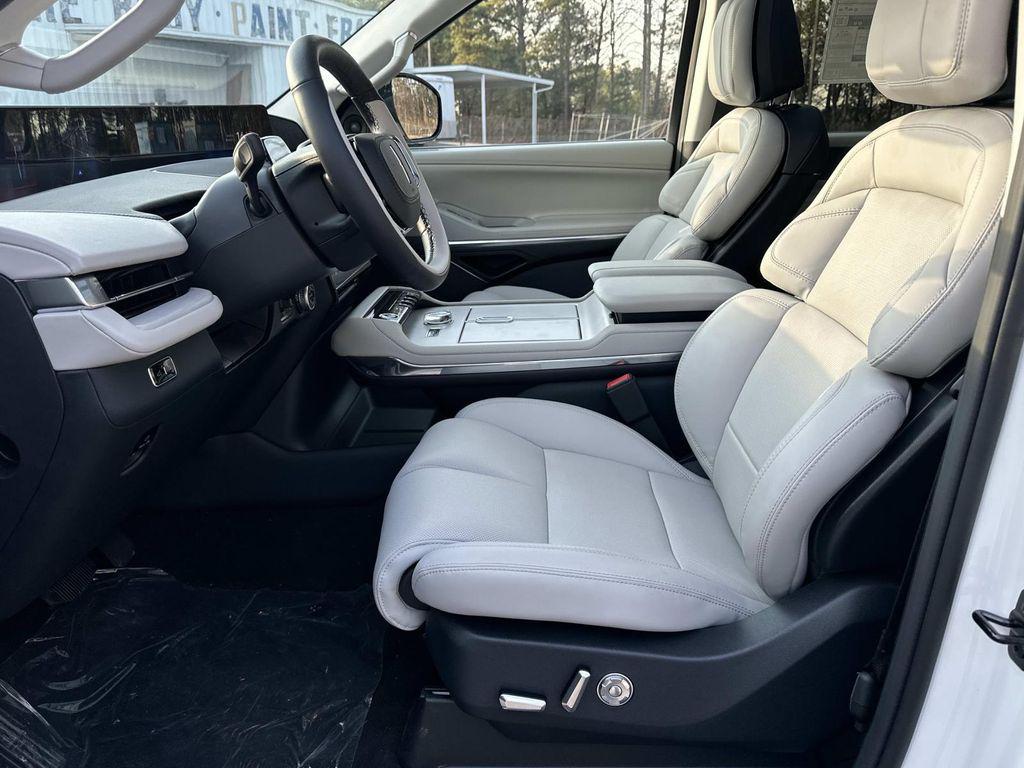 new 2026 Lincoln Navigator car, priced at $104,726