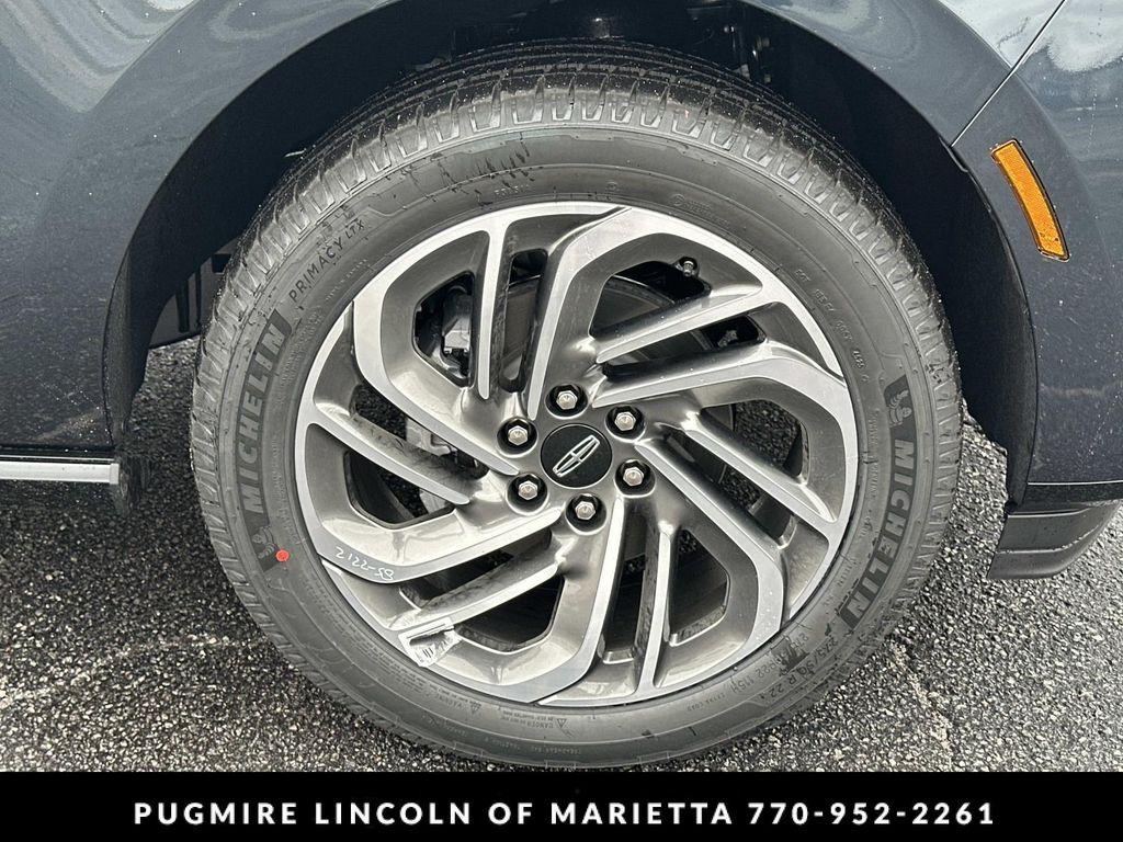 new 2026 Lincoln Navigator car, priced at $100,233